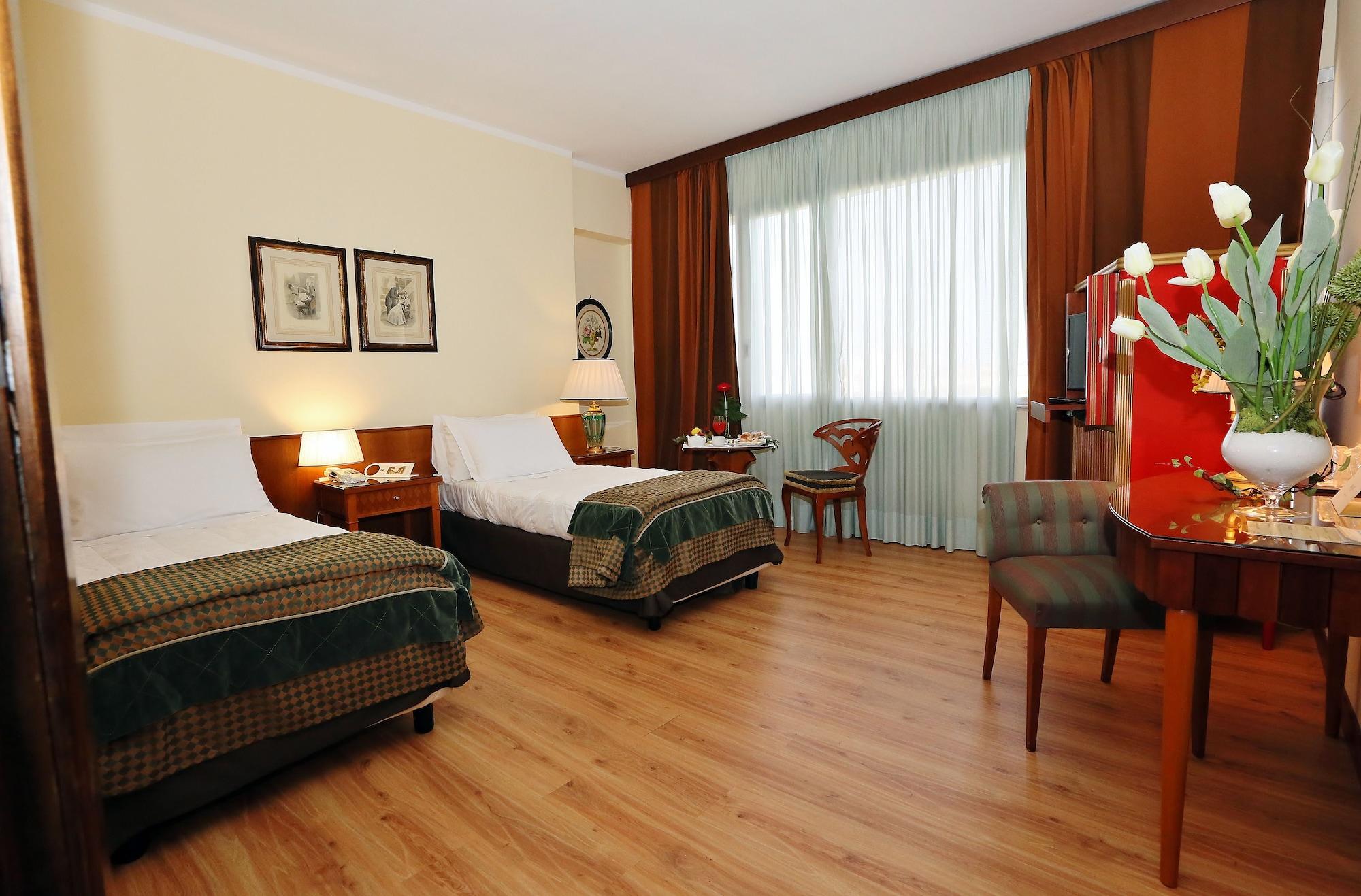 Hotel Royal Palace Mesyna Zewnętrze zdjęcie
