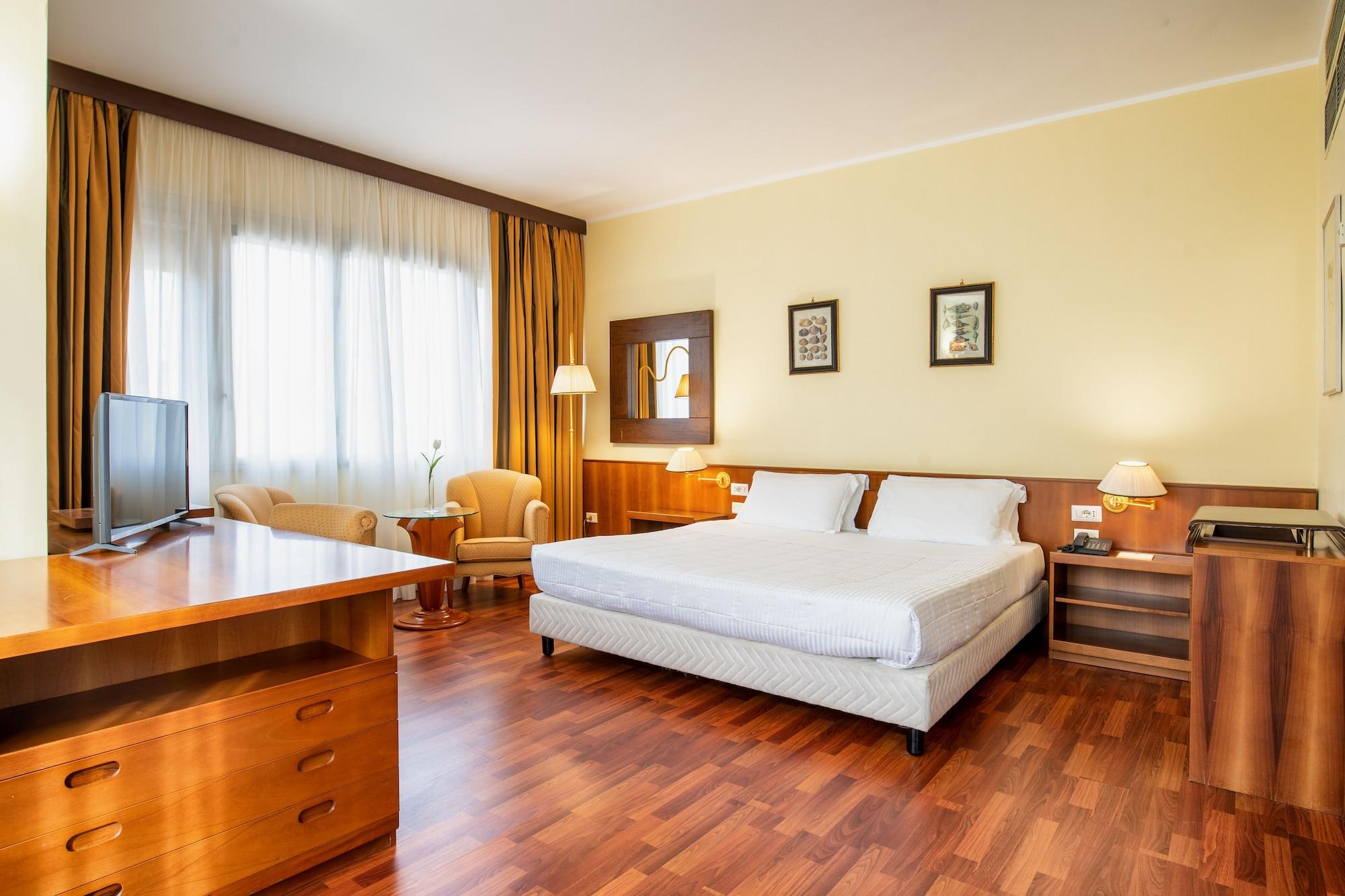 Hotel Royal Palace Mesyna Zewnętrze zdjęcie