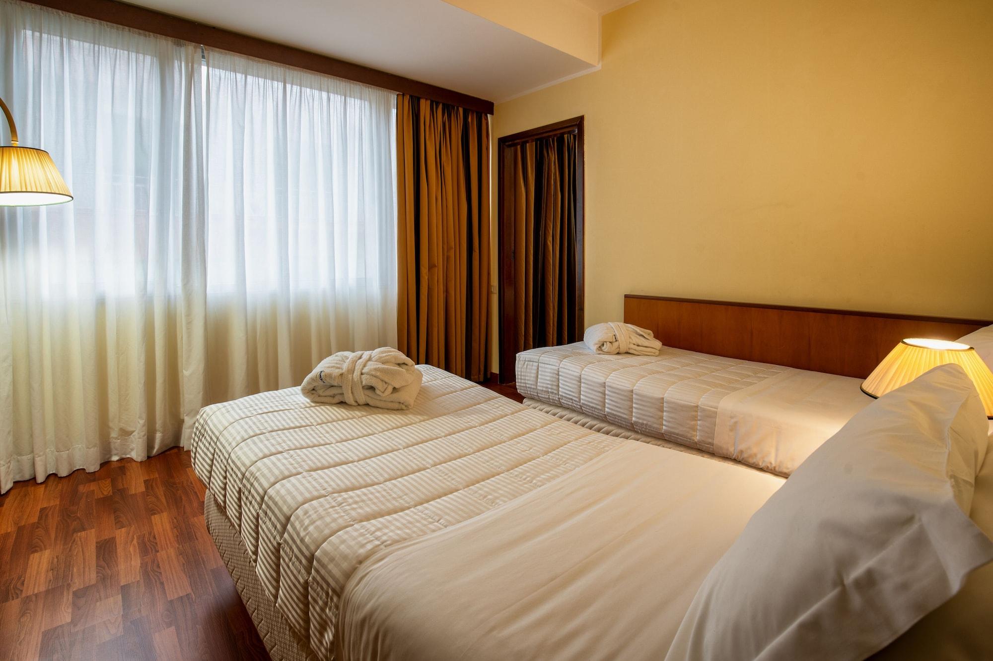 Hotel Royal Palace Mesyna Zewnętrze zdjęcie