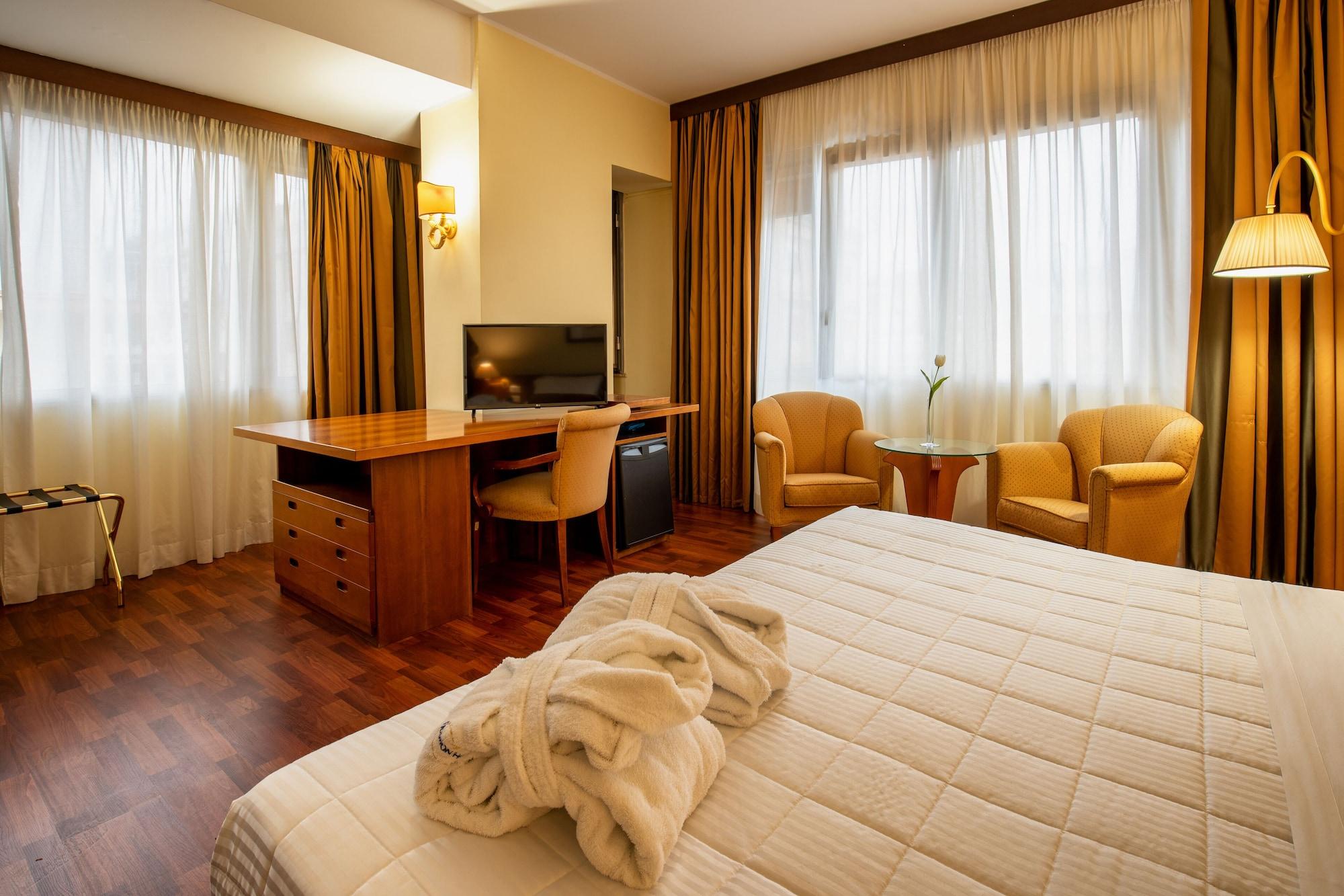 Hotel Royal Palace Mesyna Zewnętrze zdjęcie