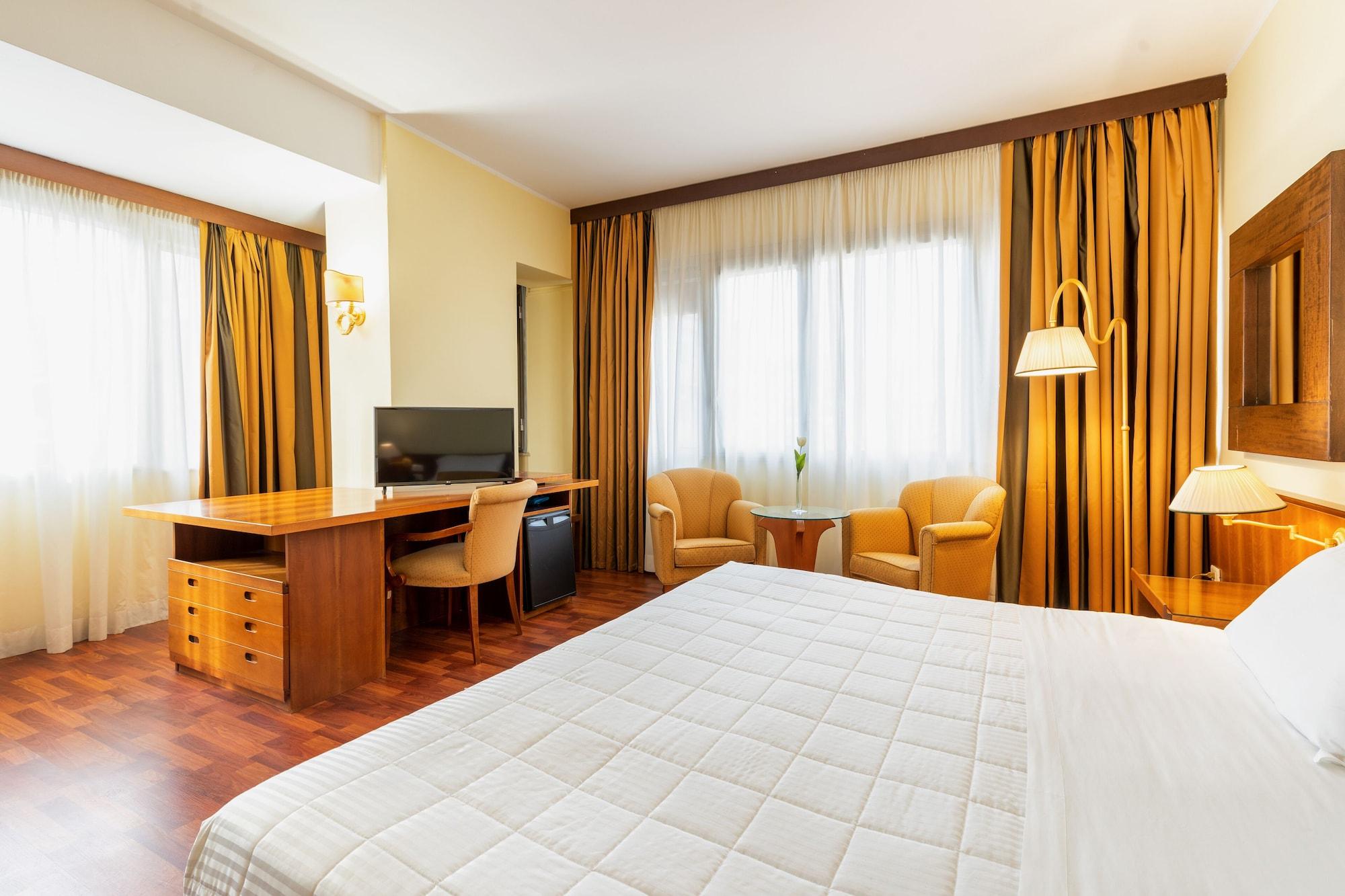 Hotel Royal Palace Mesyna Zewnętrze zdjęcie