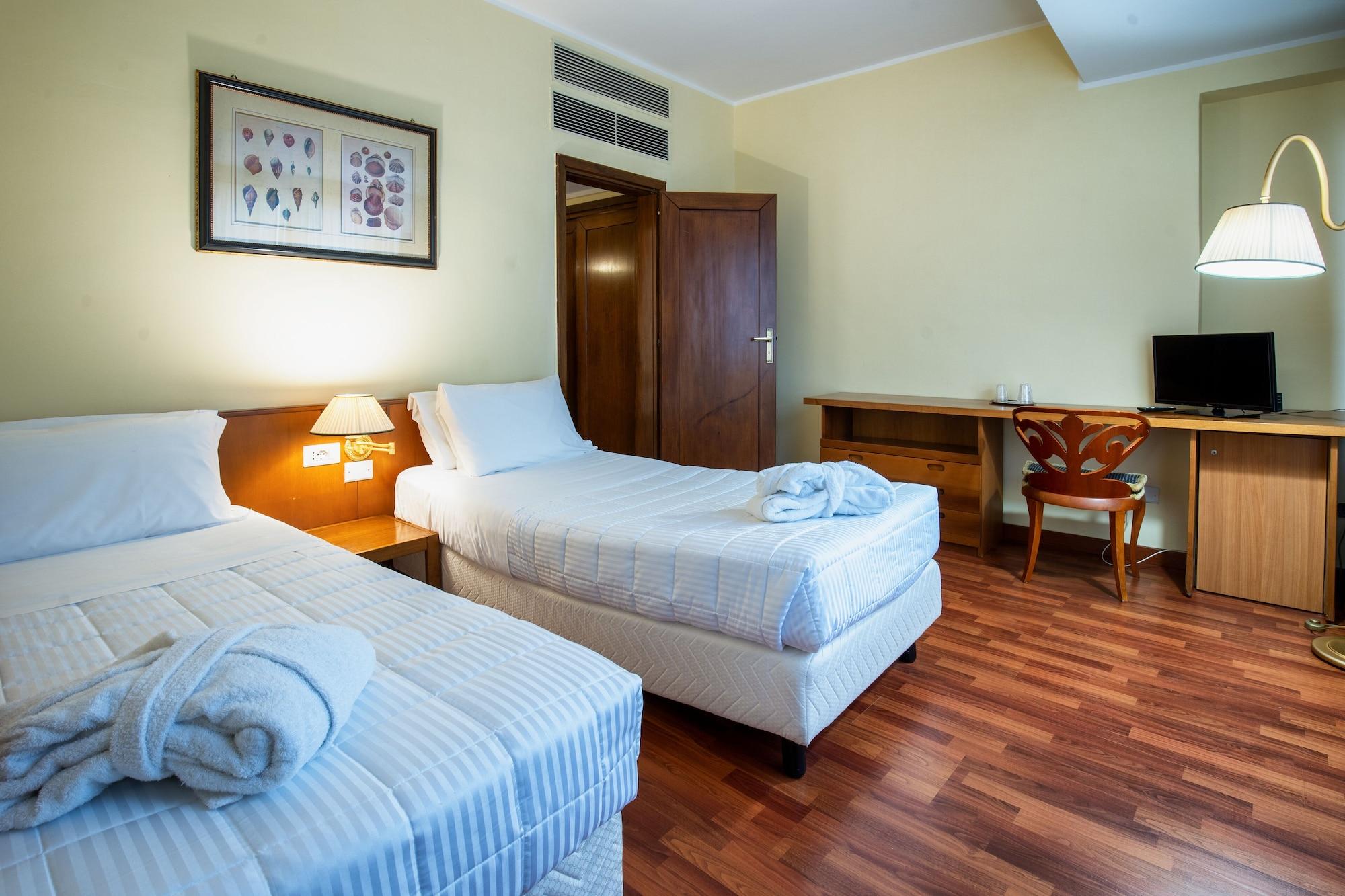 Hotel Royal Palace Mesyna Zewnętrze zdjęcie