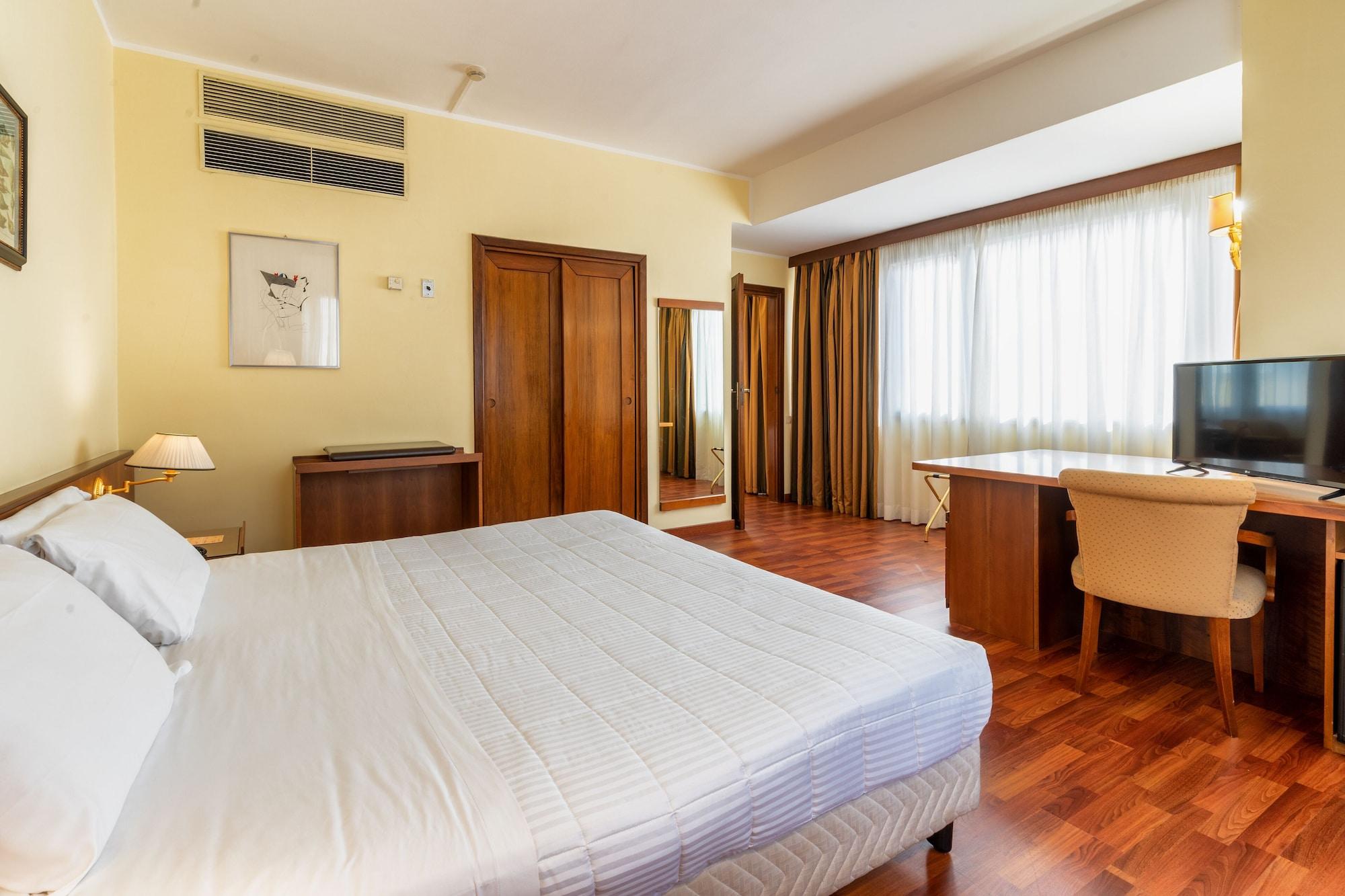 Hotel Royal Palace Mesyna Zewnętrze zdjęcie