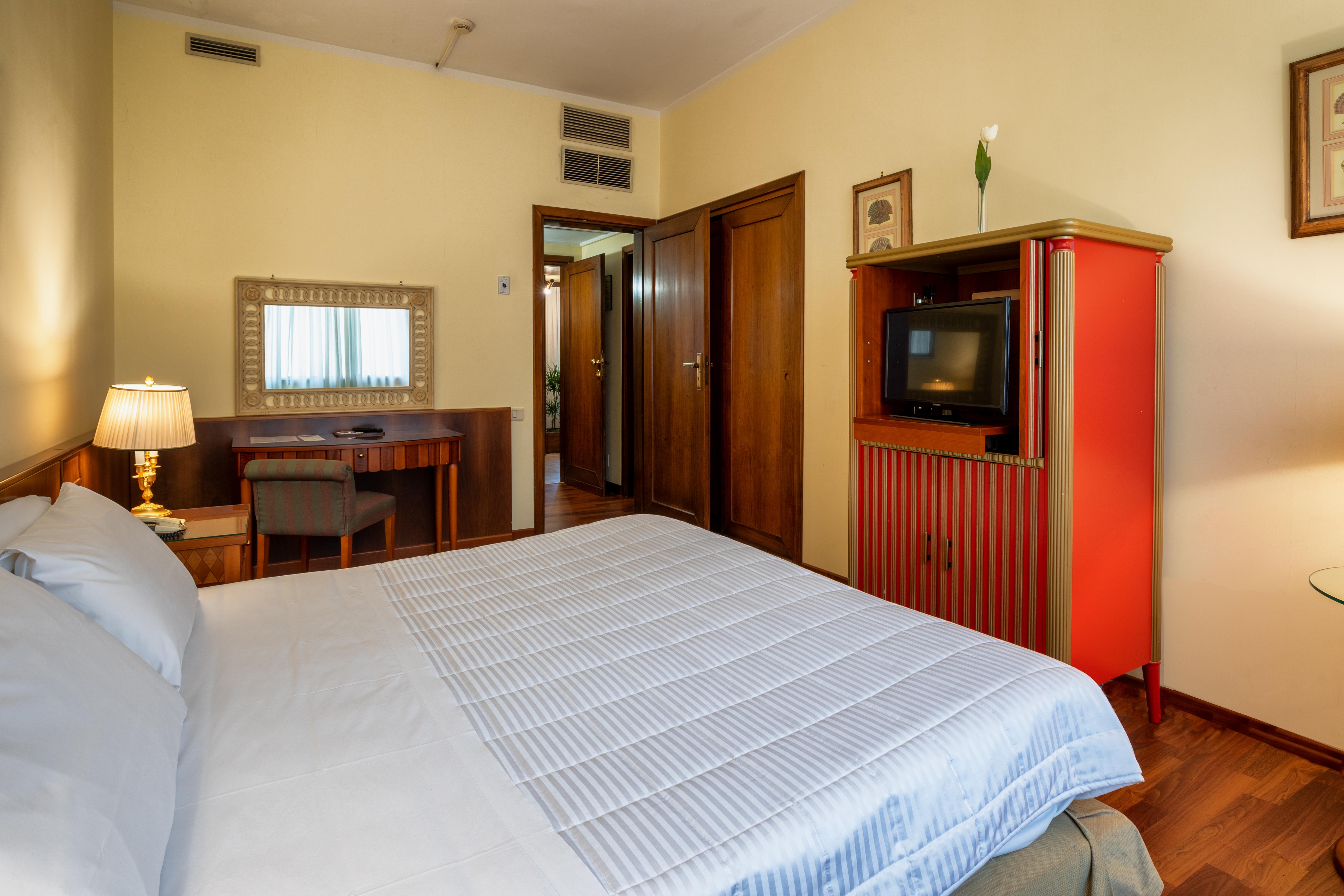 Hotel Royal Palace Mesyna Zewnętrze zdjęcie