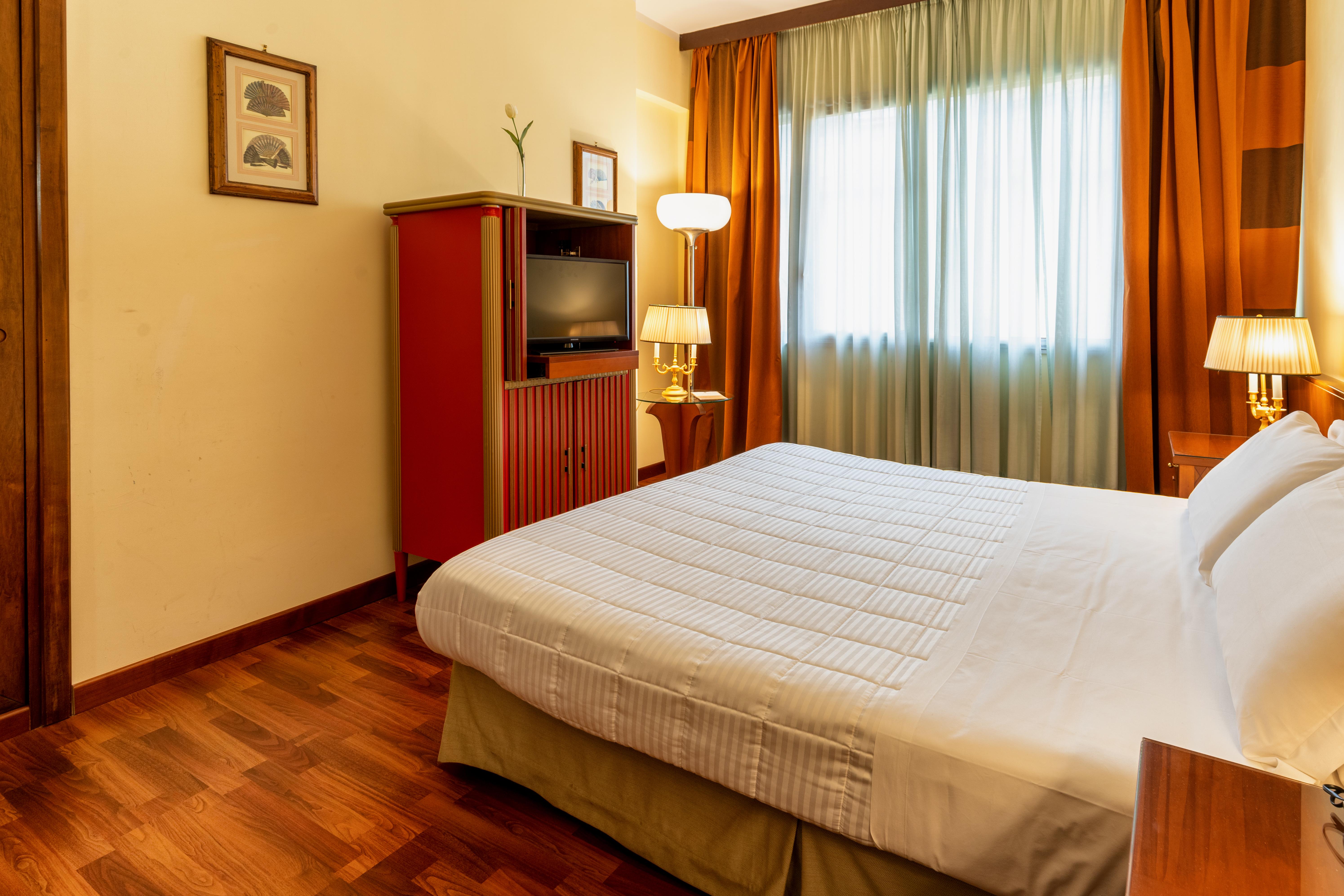 Hotel Royal Palace Mesyna Zewnętrze zdjęcie