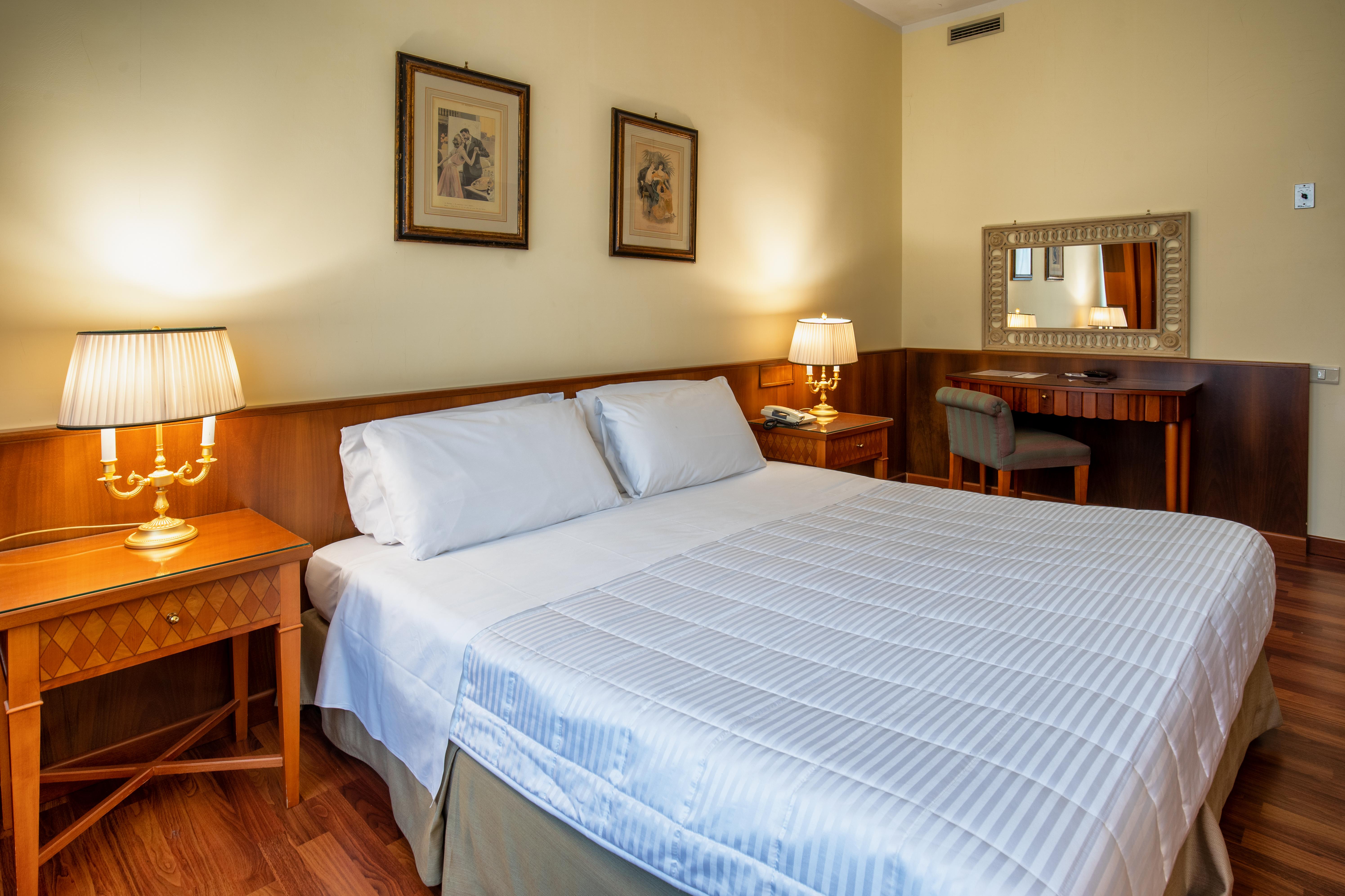 Hotel Royal Palace Mesyna Zewnętrze zdjęcie