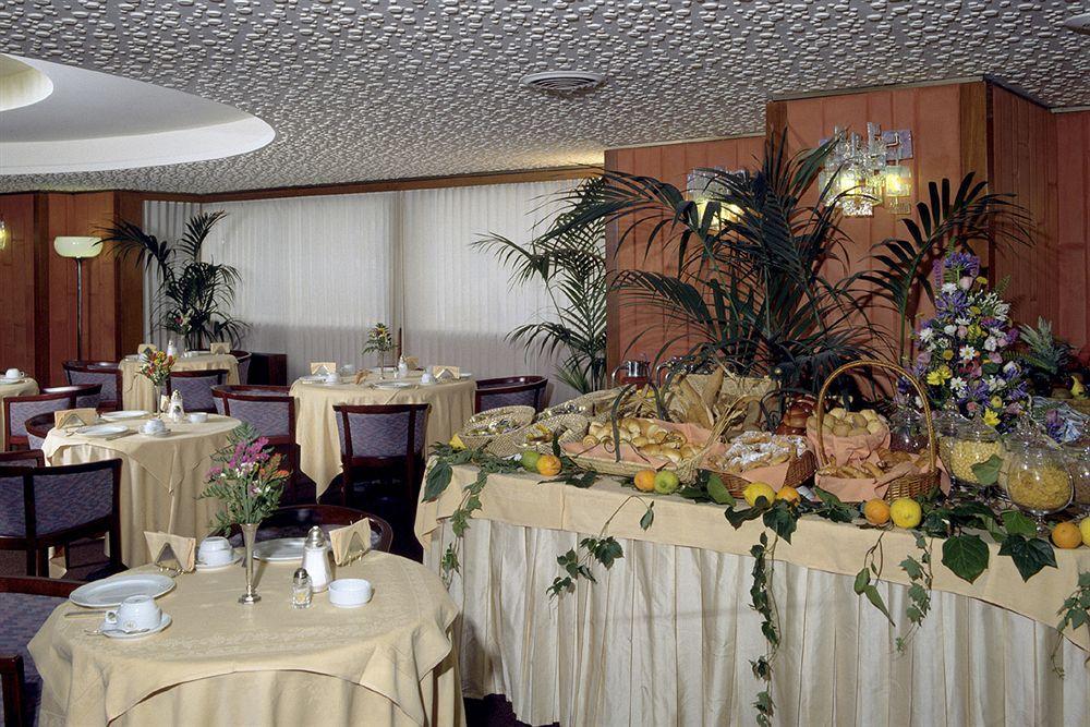 Hotel Royal Palace Mesyna Zewnętrze zdjęcie