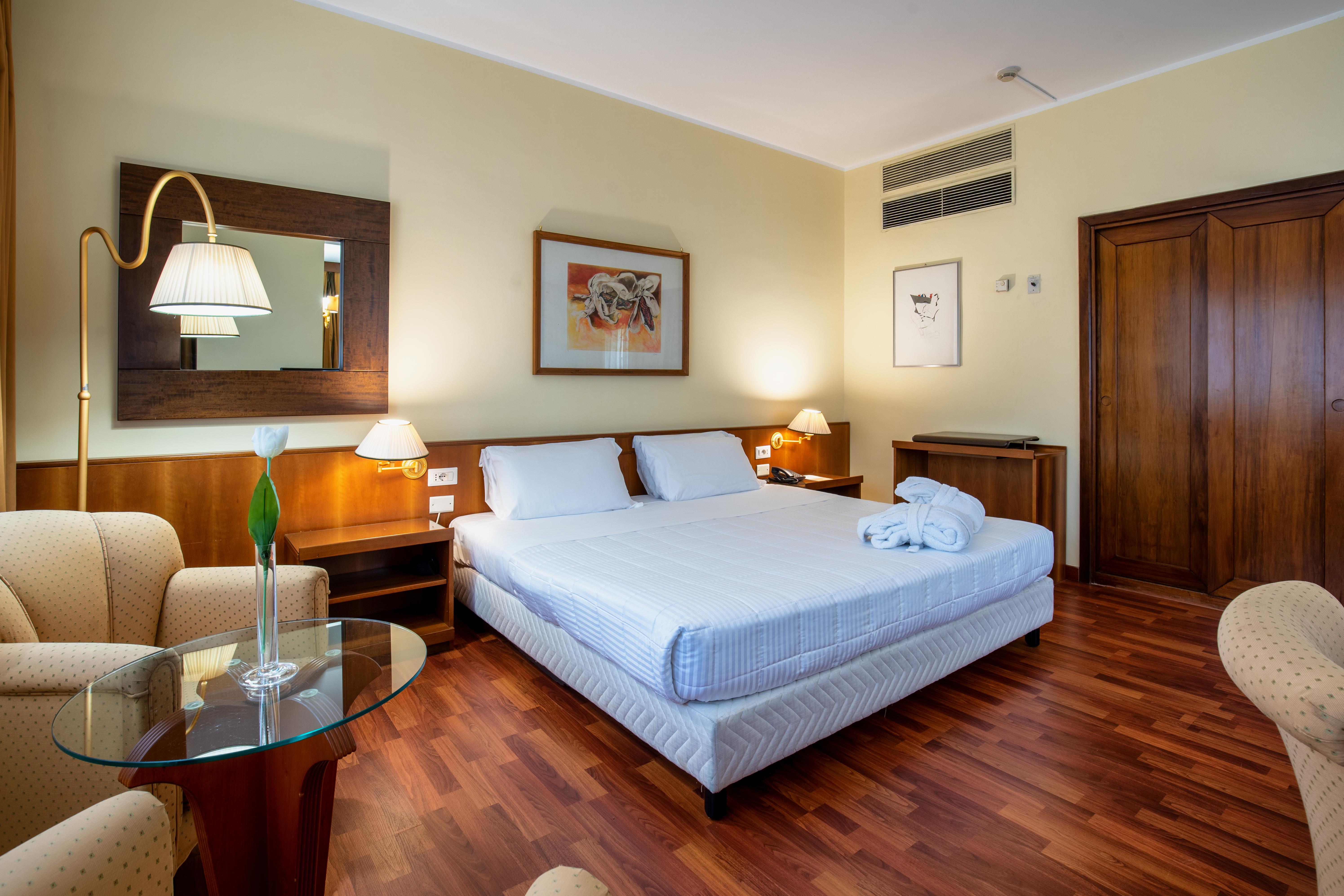 Hotel Royal Palace Mesyna Zewnętrze zdjęcie