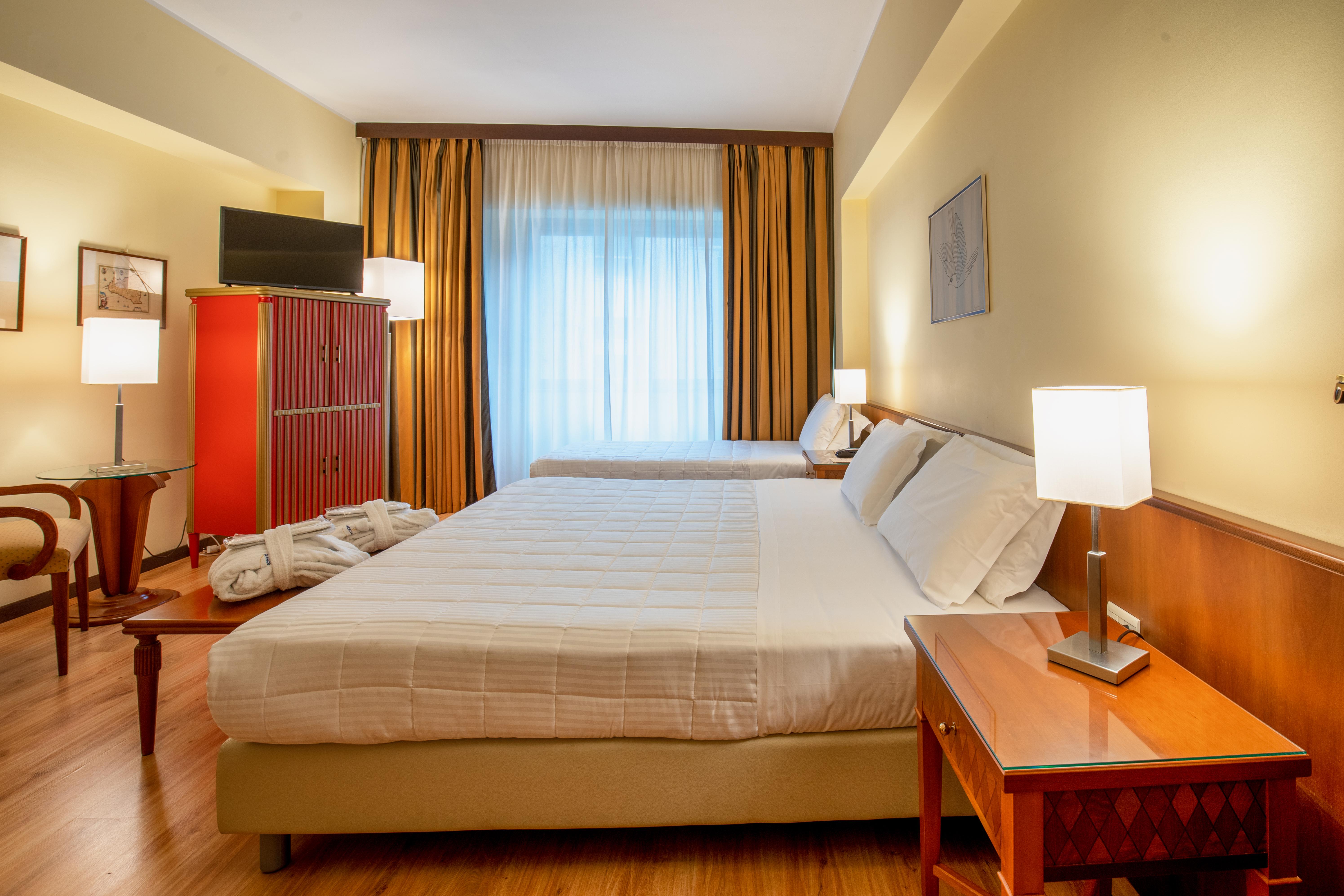 Hotel Royal Palace Mesyna Zewnętrze zdjęcie