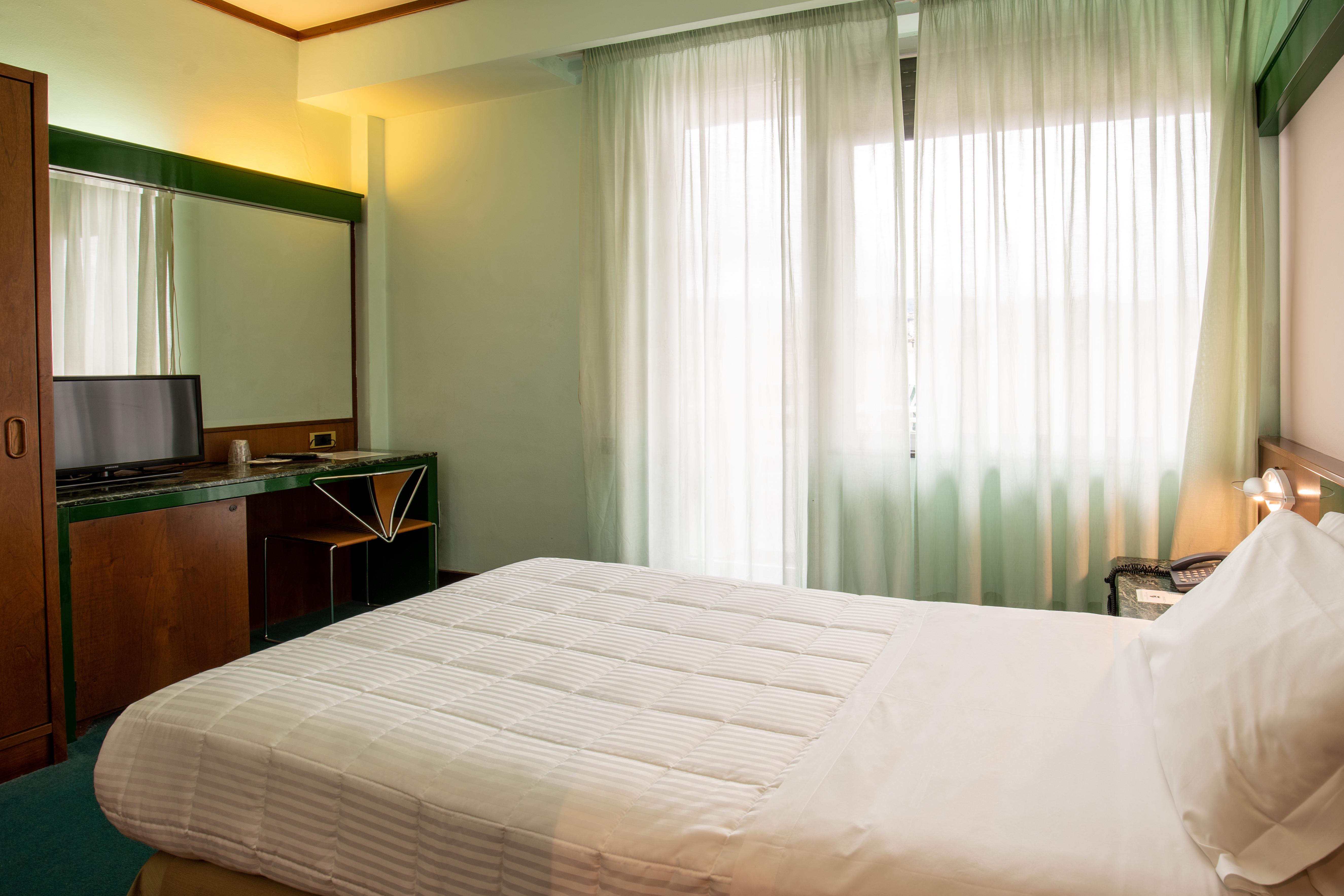 Hotel Royal Palace Mesyna Zewnętrze zdjęcie