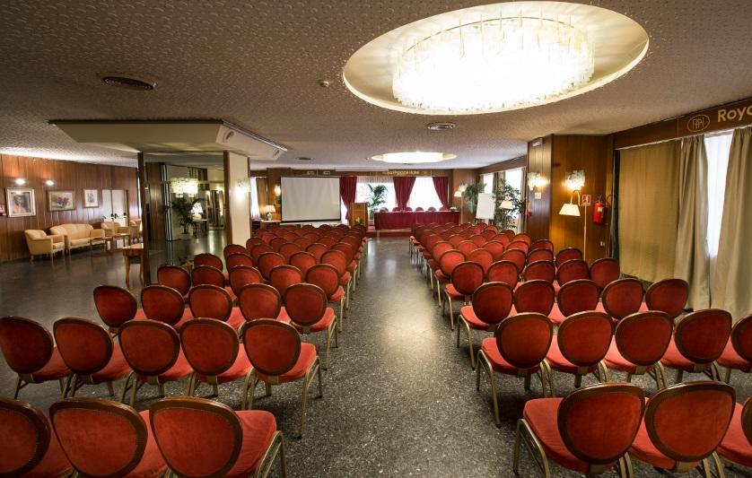 Hotel Royal Palace Mesyna Zewnętrze zdjęcie
