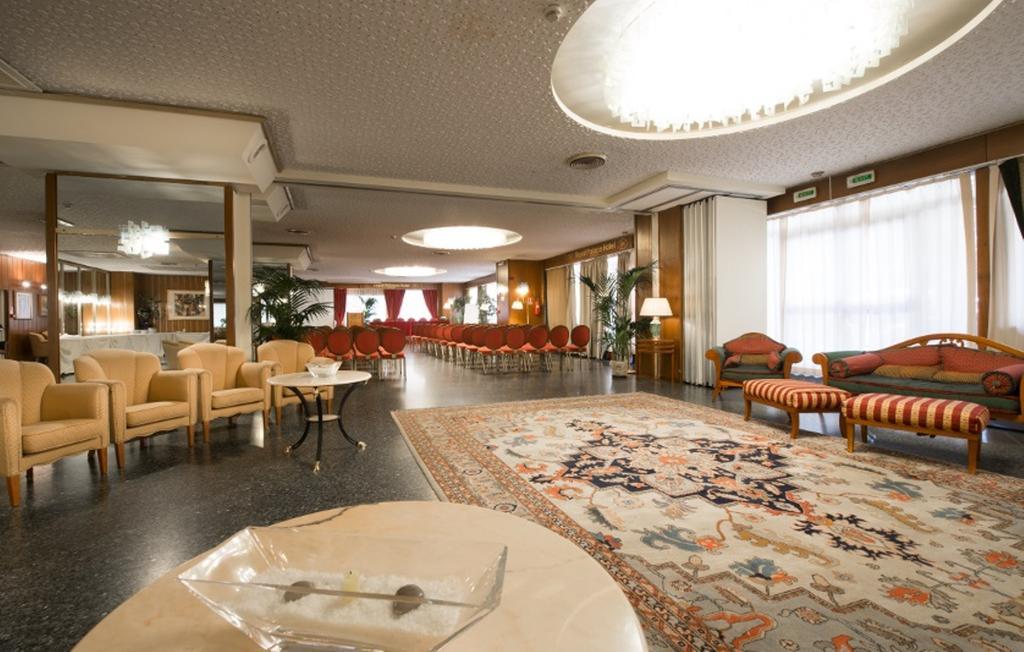 Hotel Royal Palace Mesyna Zewnętrze zdjęcie