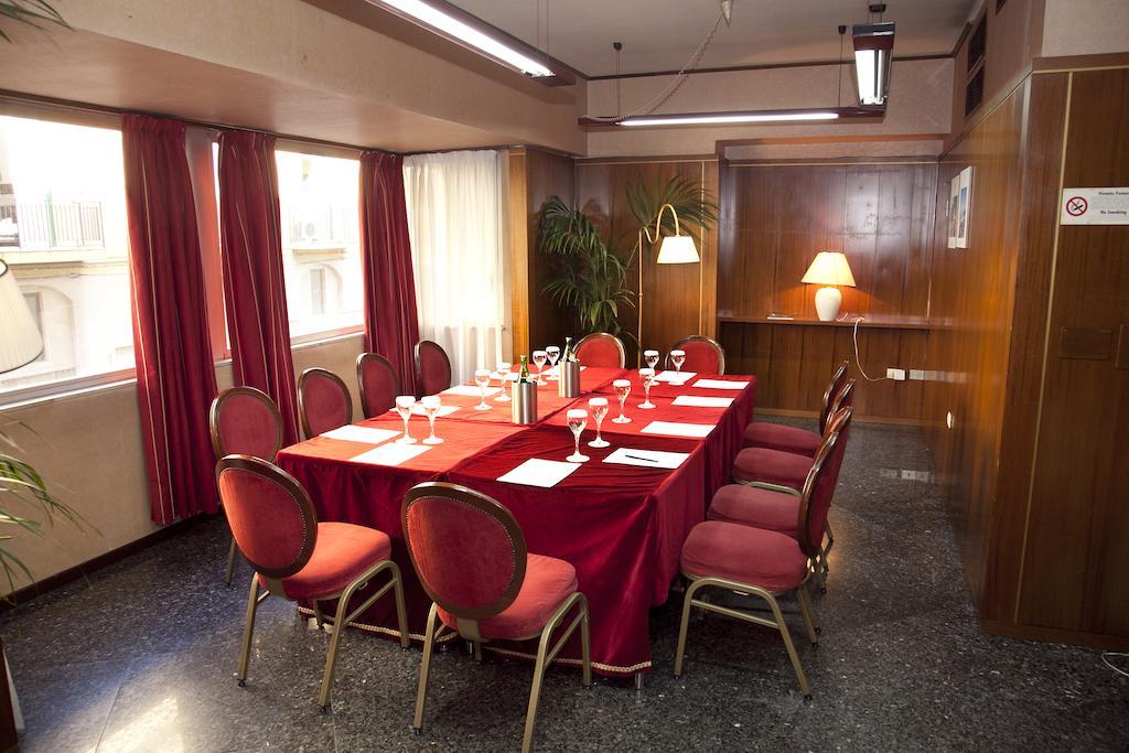 Hotel Royal Palace Mesyna Zewnętrze zdjęcie