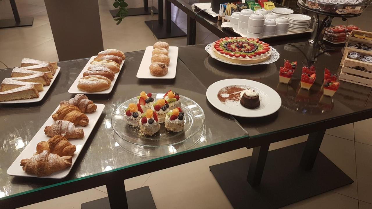 Hotel Royal Palace Mesyna Zewnętrze zdjęcie